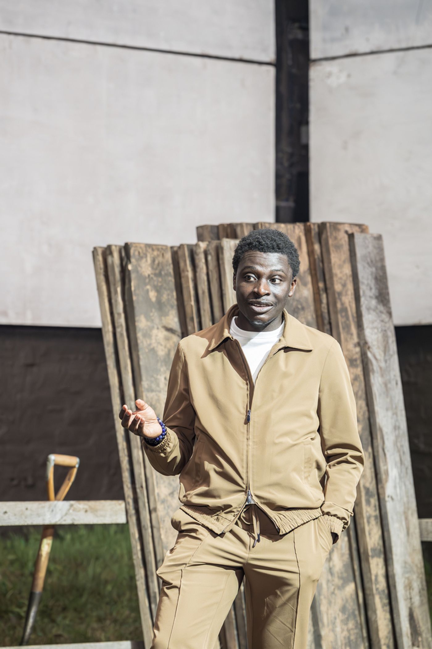 Photos: Mike Bartlett’s JUNIPER BLOOD at Donmar Warehouse  Image