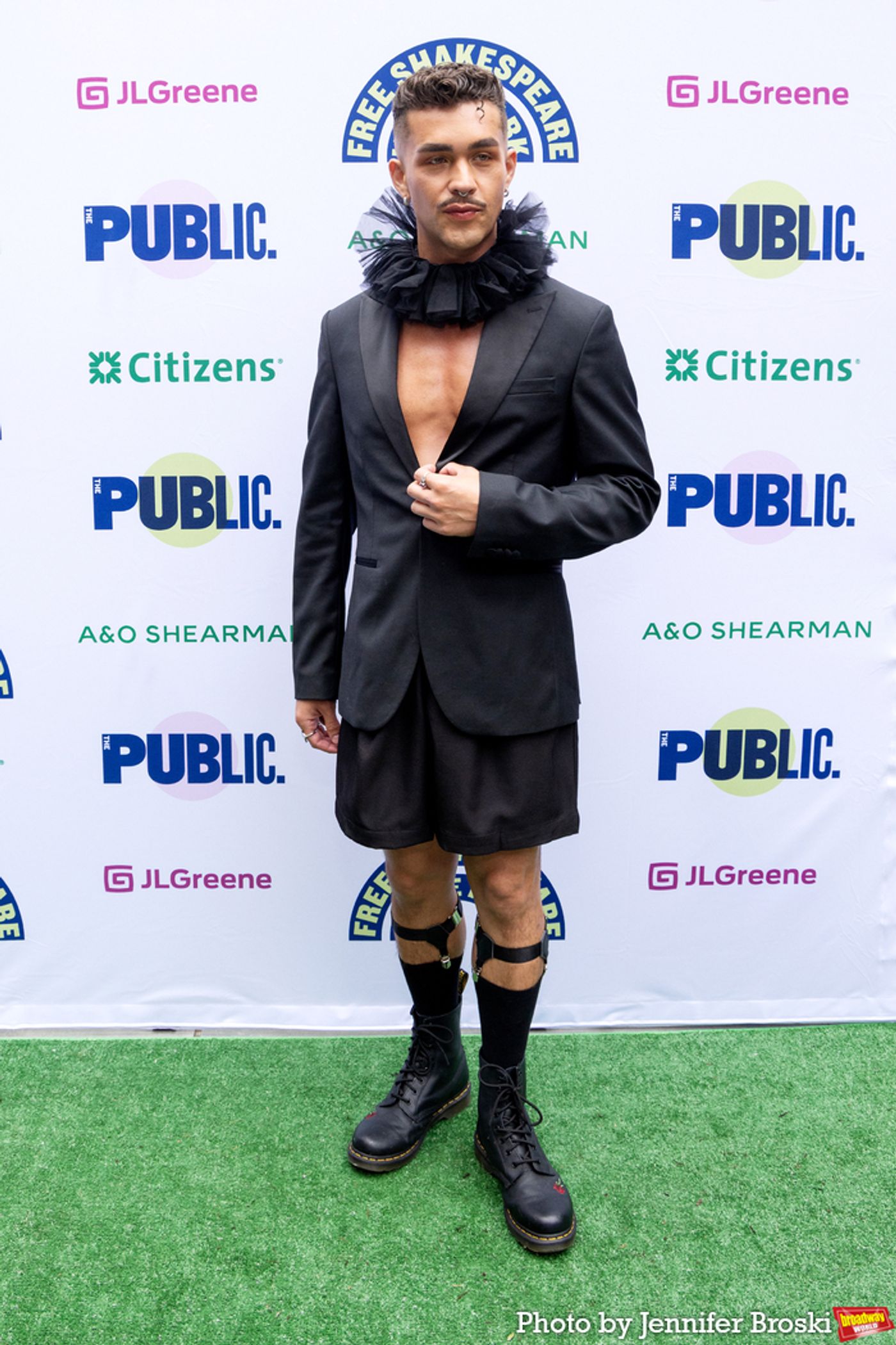 Photos: TWELFTH NIGHT Cast Celebrates Opening Night in the Park  Image