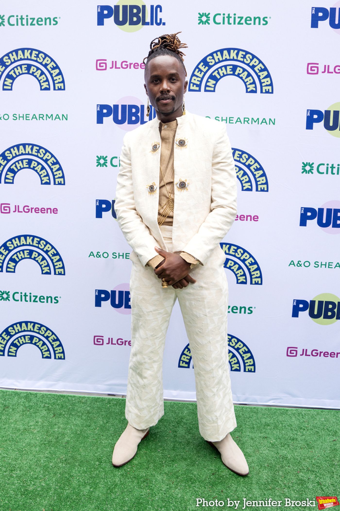 Photos: TWELFTH NIGHT Cast Celebrates Opening Night in the Park  Image