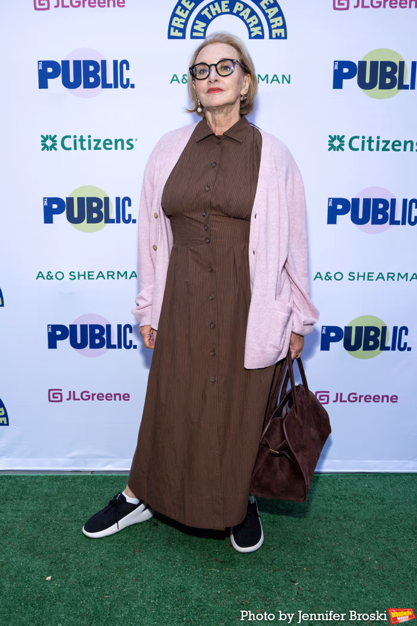 Photos: Stars Walk the Red Carpet for Opening Night of TWELFTH NIGHT  Image