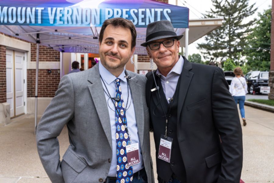 Photos: Jay Leno Arrives at Mount Vernon Arts Consortium Image