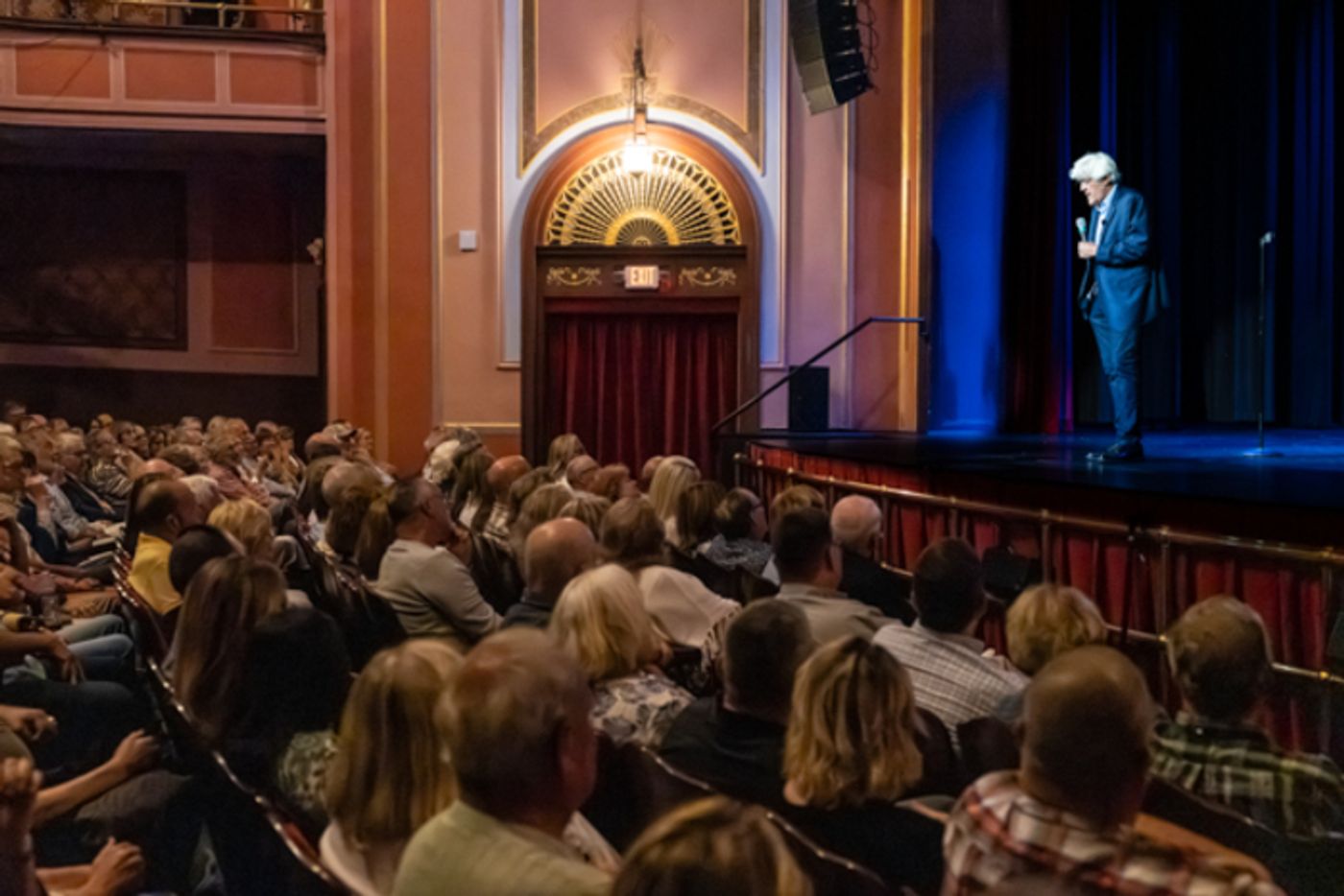 Photos: Jay Leno Arrives at Mount Vernon Arts Consortium  Image