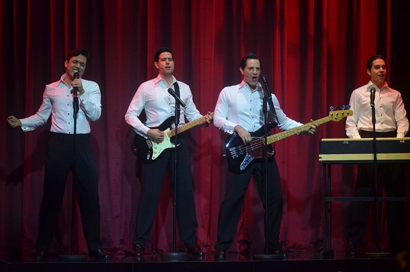 JERSEY BOYS: A Brilliant Musical that Revives the Phenomenon Four Seasons with Freshness and Style  Image