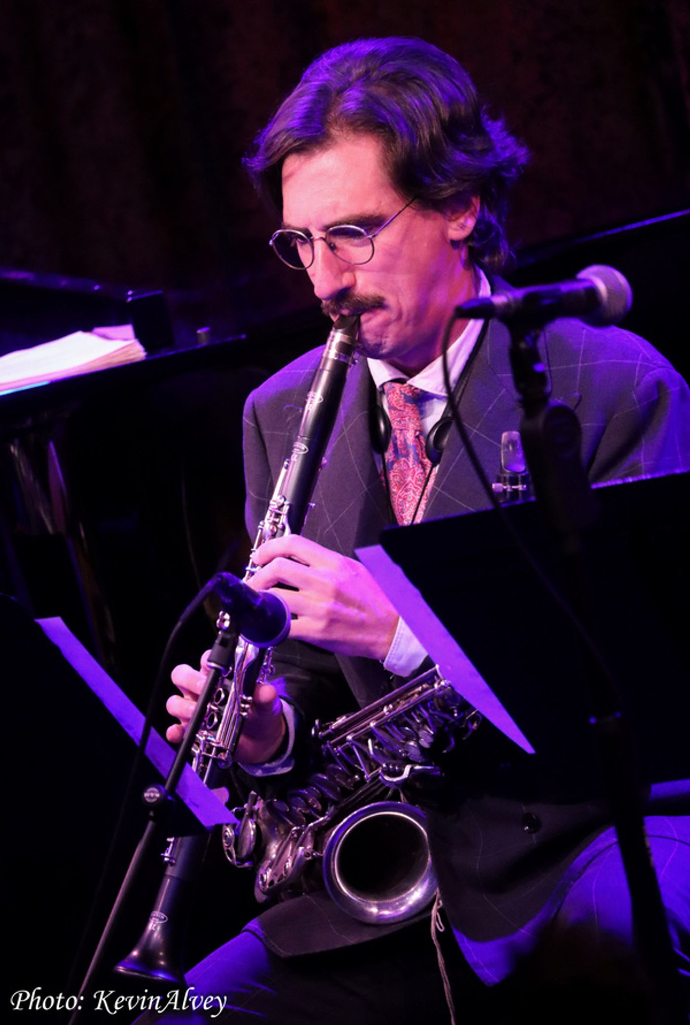 Photos: Bryce Edwards & Mike Davis Are a 'Hot Combination' at Birdland  Image