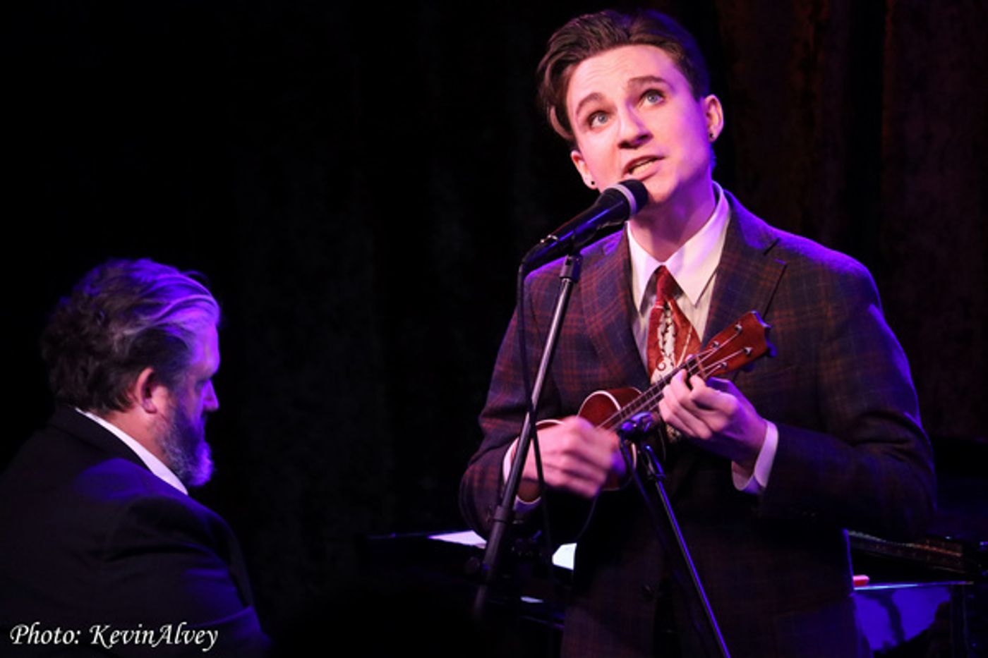 Photos: Bryce Edwards & Mike Davis Are a 'Hot Combination' at Birdland  Image