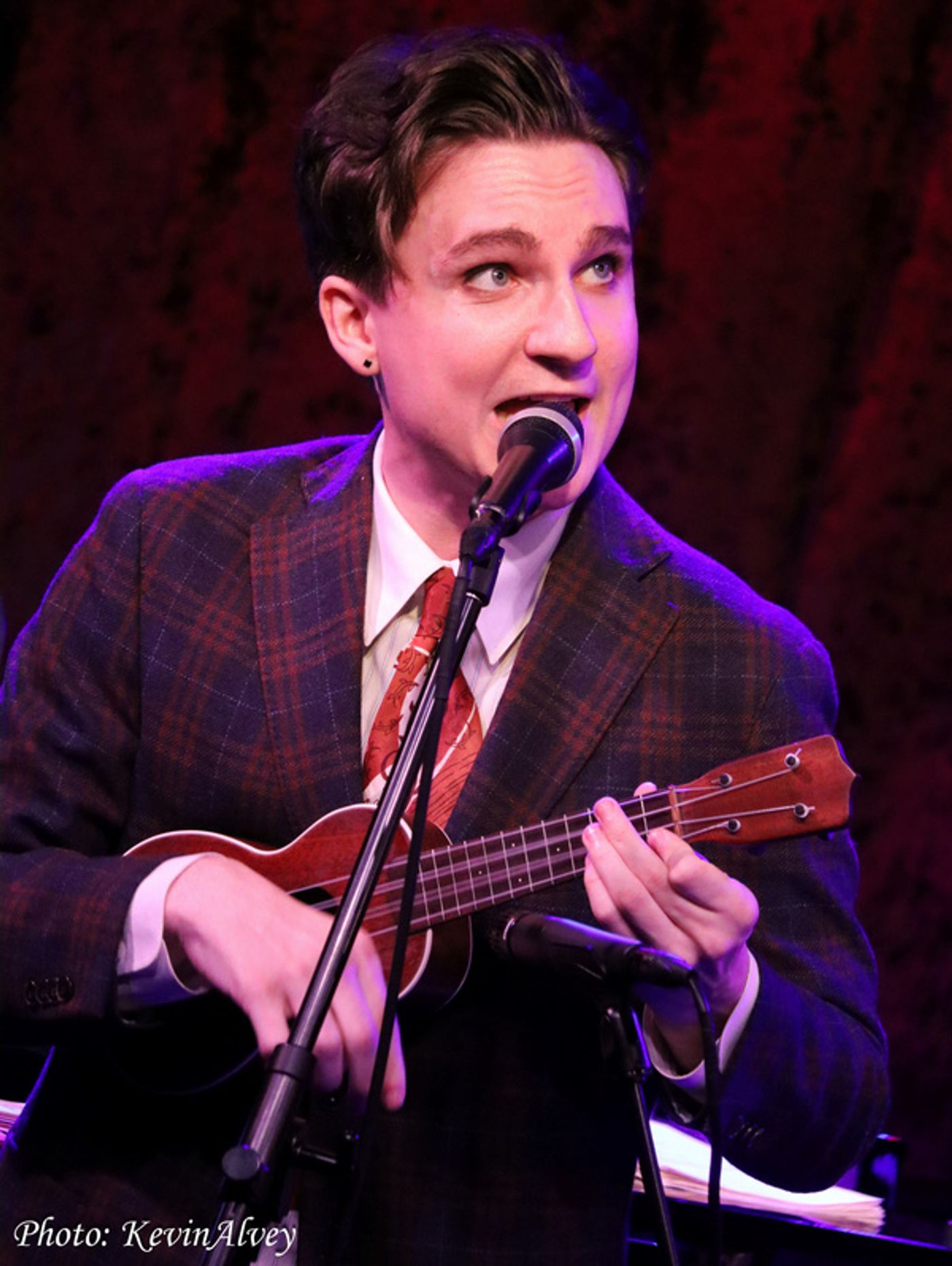 Photos: Bryce Edwards & Mike Davis Are a 'Hot Combination' at Birdland  Image