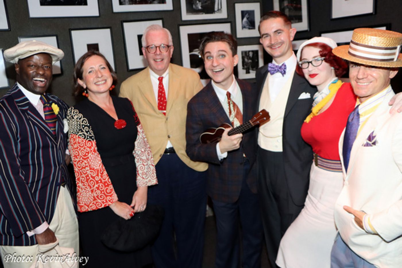 Photos: Bryce Edwards & Mike Davis Are a 'Hot Combination' at Birdland  Image