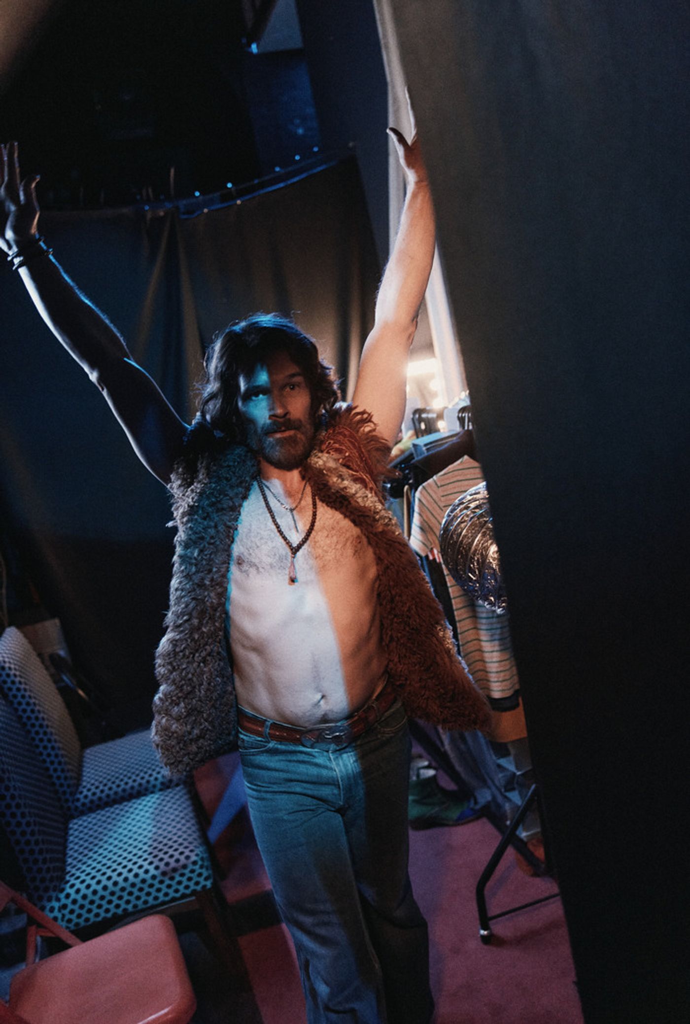 Photos: Behind the Scenes With STEREOPHONIC's UK Cast  Image