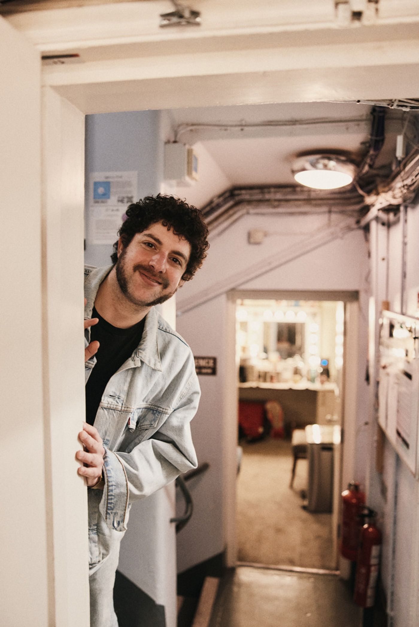 Photos: Behind the Scenes With STEREOPHONIC's UK Cast  Image