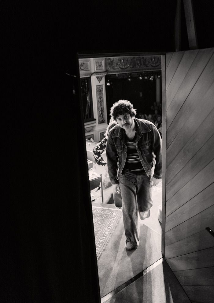 Photos: Behind the Scenes With STEREOPHONIC's UK Cast — photo 9 of 24