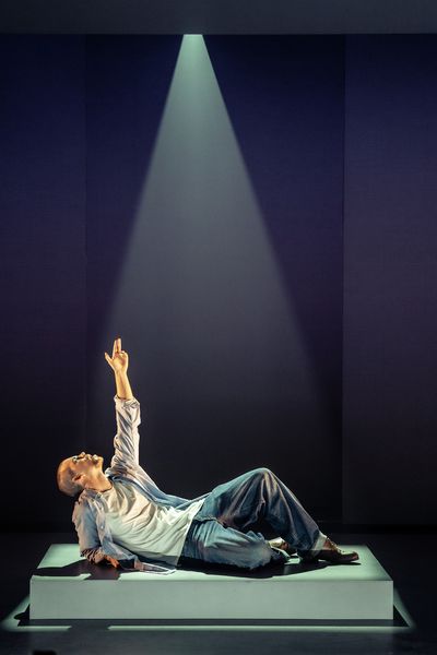 Luke Newton Photo