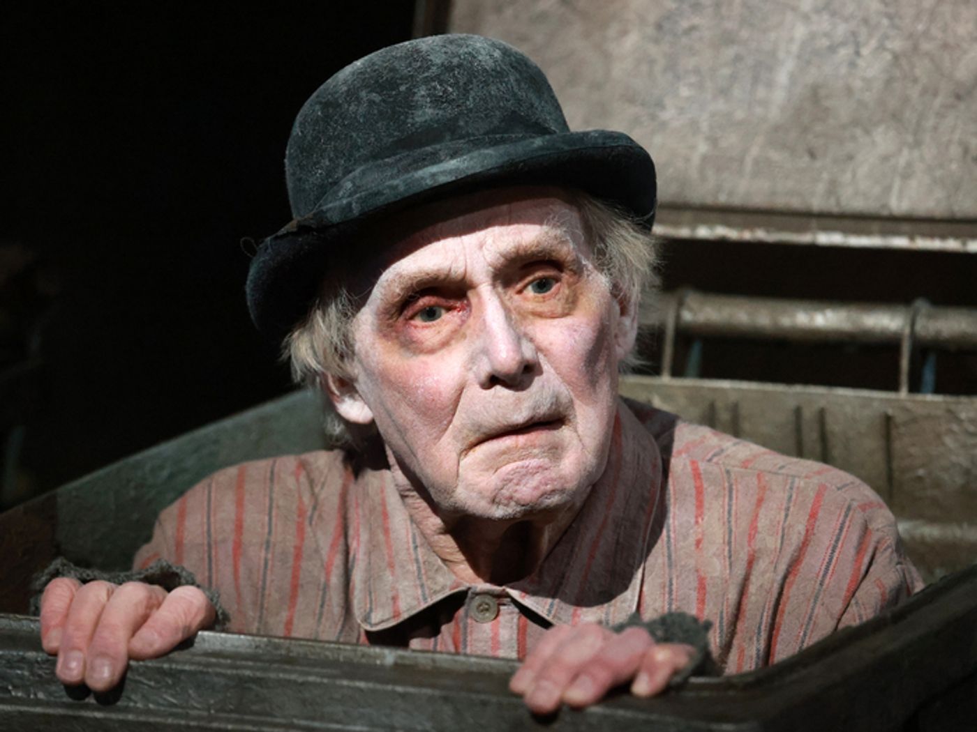 Photos: Douglas Hodge, Mathew Horne & More in ENDGAME  Image