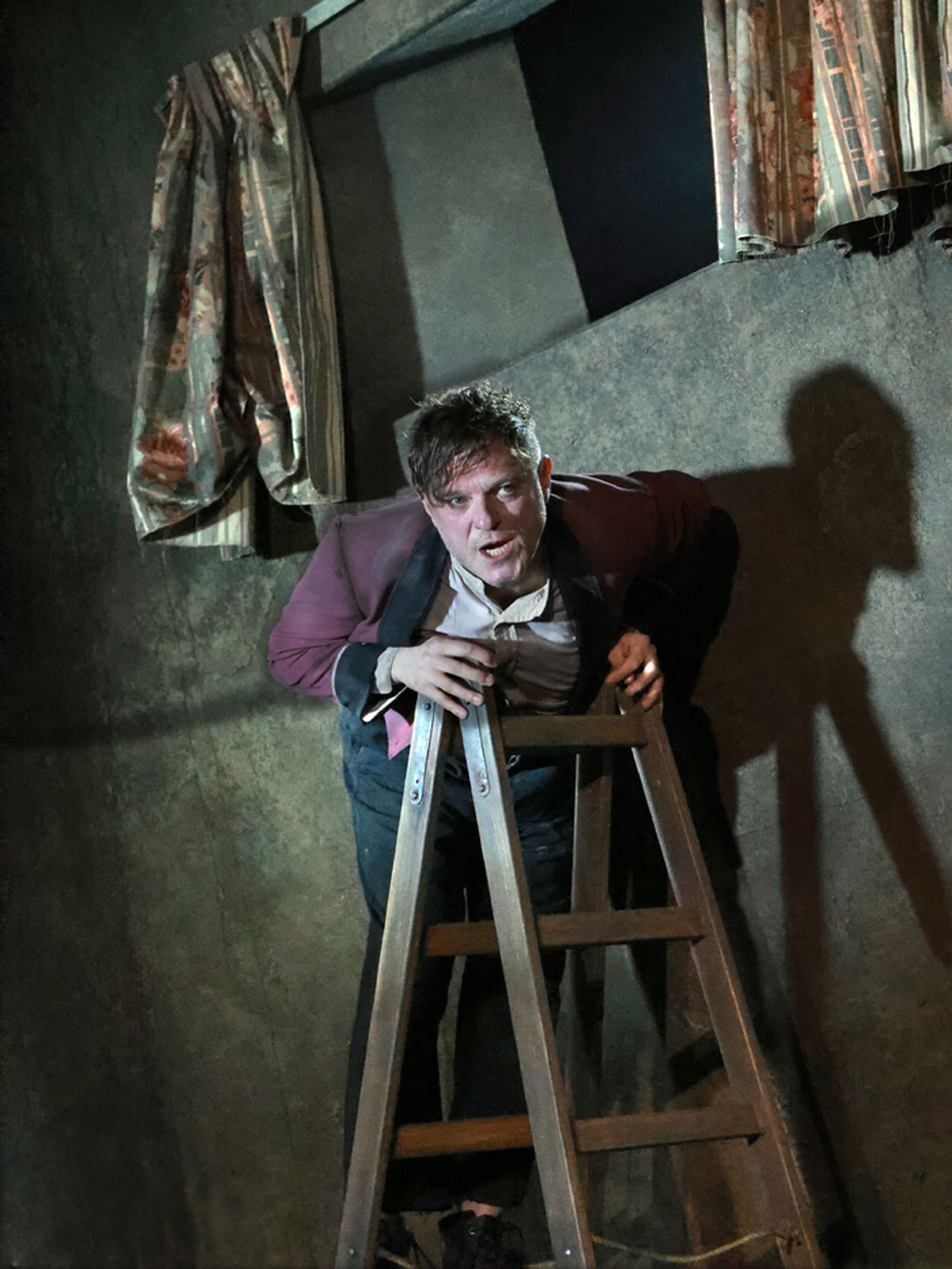 Photos: Douglas Hodge, Mathew Horne & More in ENDGAME Photos: Douglas Hodge, Mathew Horne & More in ENDGAME Image