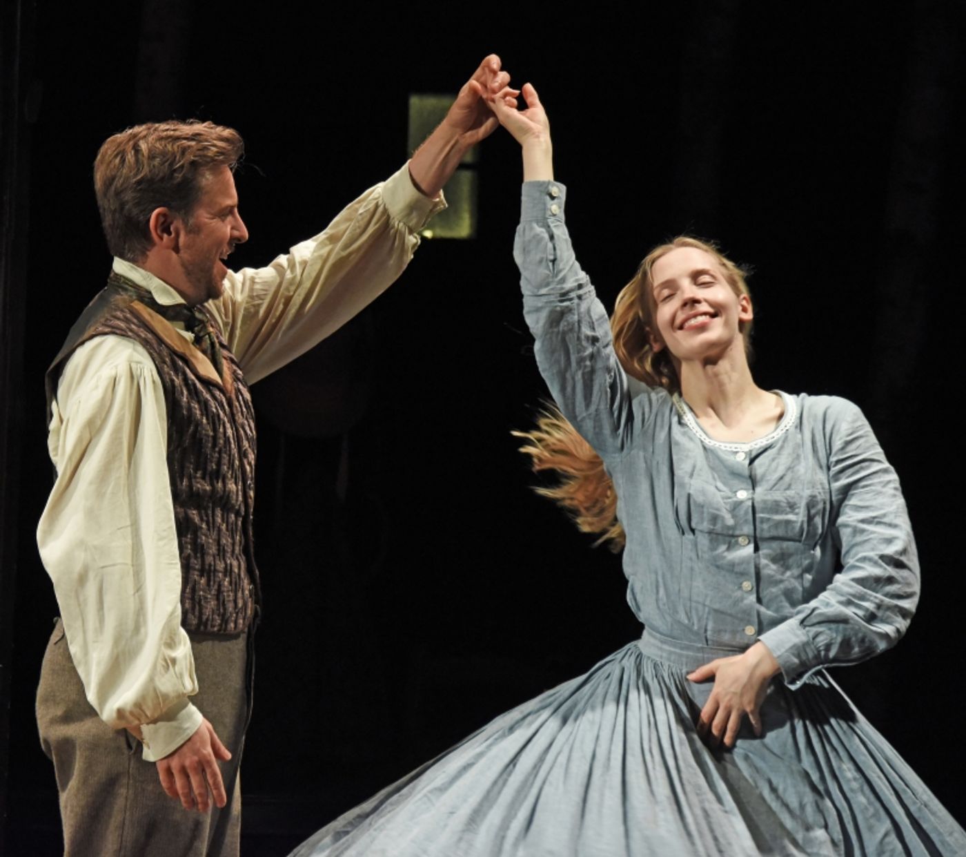 Review: LITTLE WOMEN, Salisbury Playhouse  Image