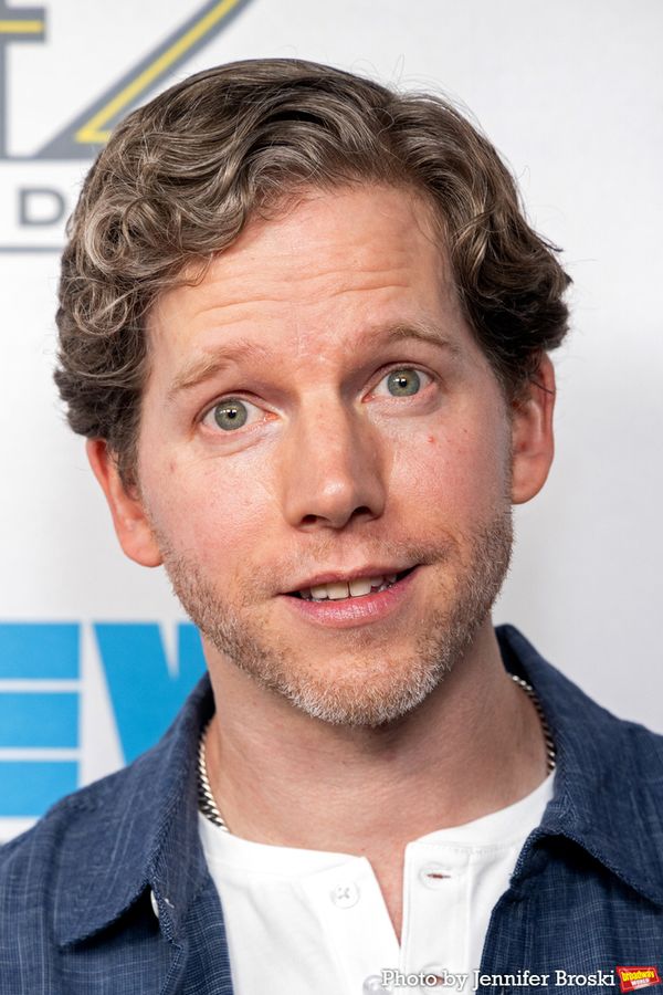 Stark Sands Photo
