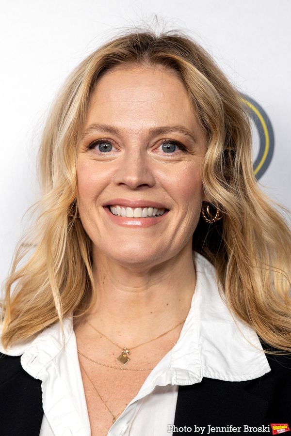 Elizabeth Stanley Photo