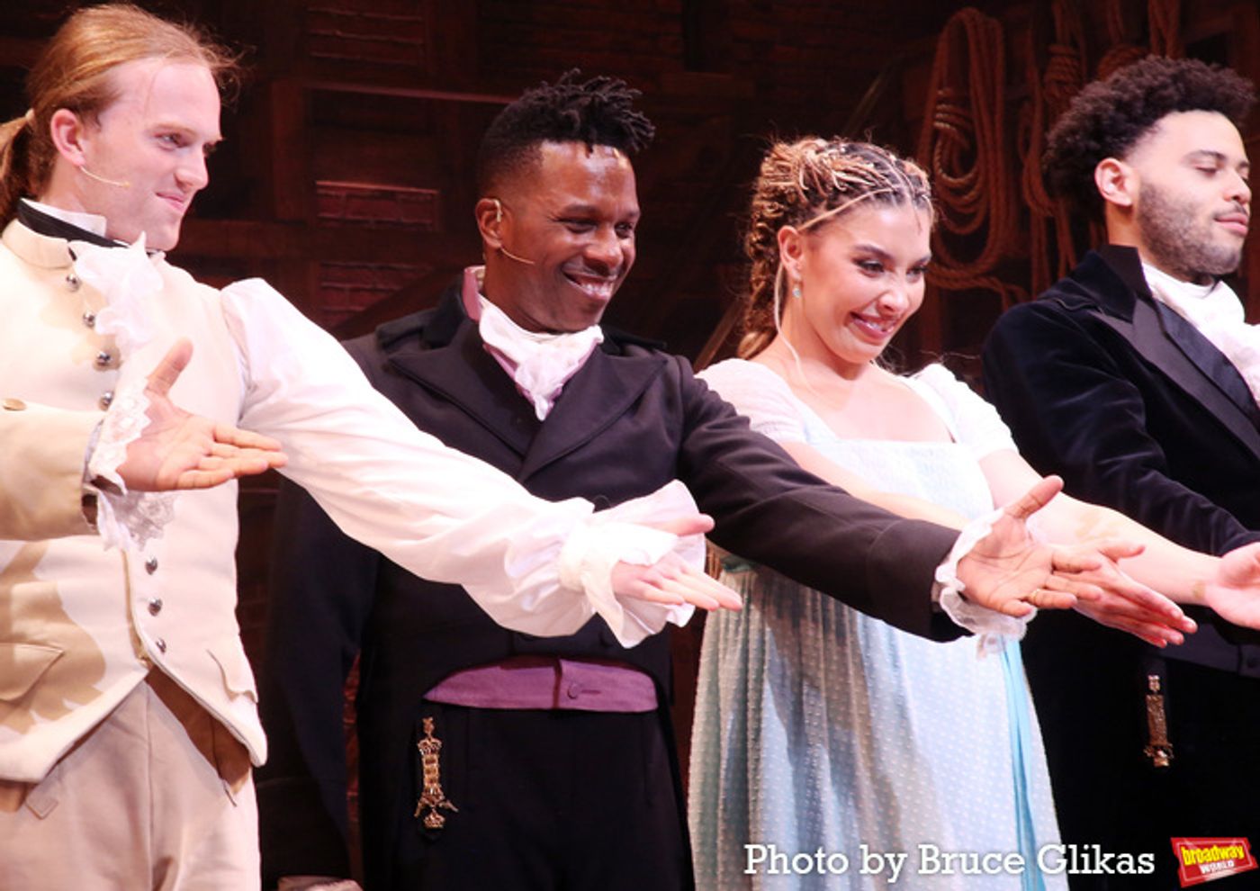 Photos: Leslie Odom Jr. Returns to HAMILTON on Broadway  Image