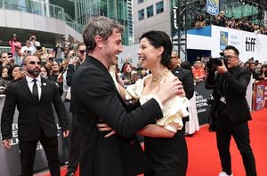 Paul Mescal (L) and Jessie Buckley @ BroadwayWorld Paul Mescal (L) and Jessie Buckley Photo