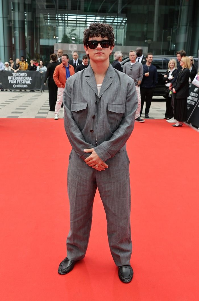 Photos: Jessie Buckley, Paul Mescal, & More Attend TIFF Premiere of HAMNET  Image