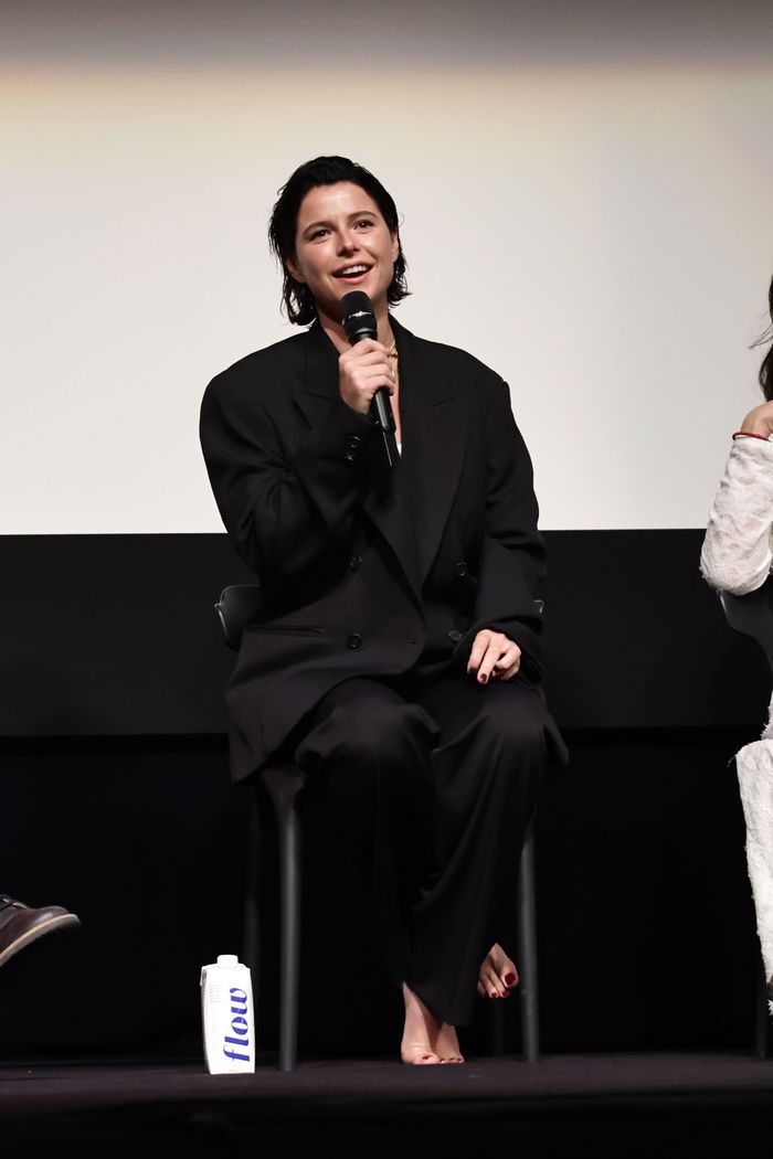 Photos: Jessie Buckley, Paul Mescal, & More Attend TIFF Premiere of HAMNET — photo 3 of 44