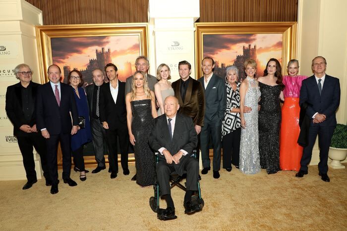 Photos: Elizabeth McGovern, Donna Murphy, & More Attend New York Premiere of DOWNTON ABBEY: THE GRAND FINALE Photos: Elizabeth McGovern, Donna Murphy, & More Attend New York Premiere of DOWNTON ABBEY: THE GRAND FINALE Image