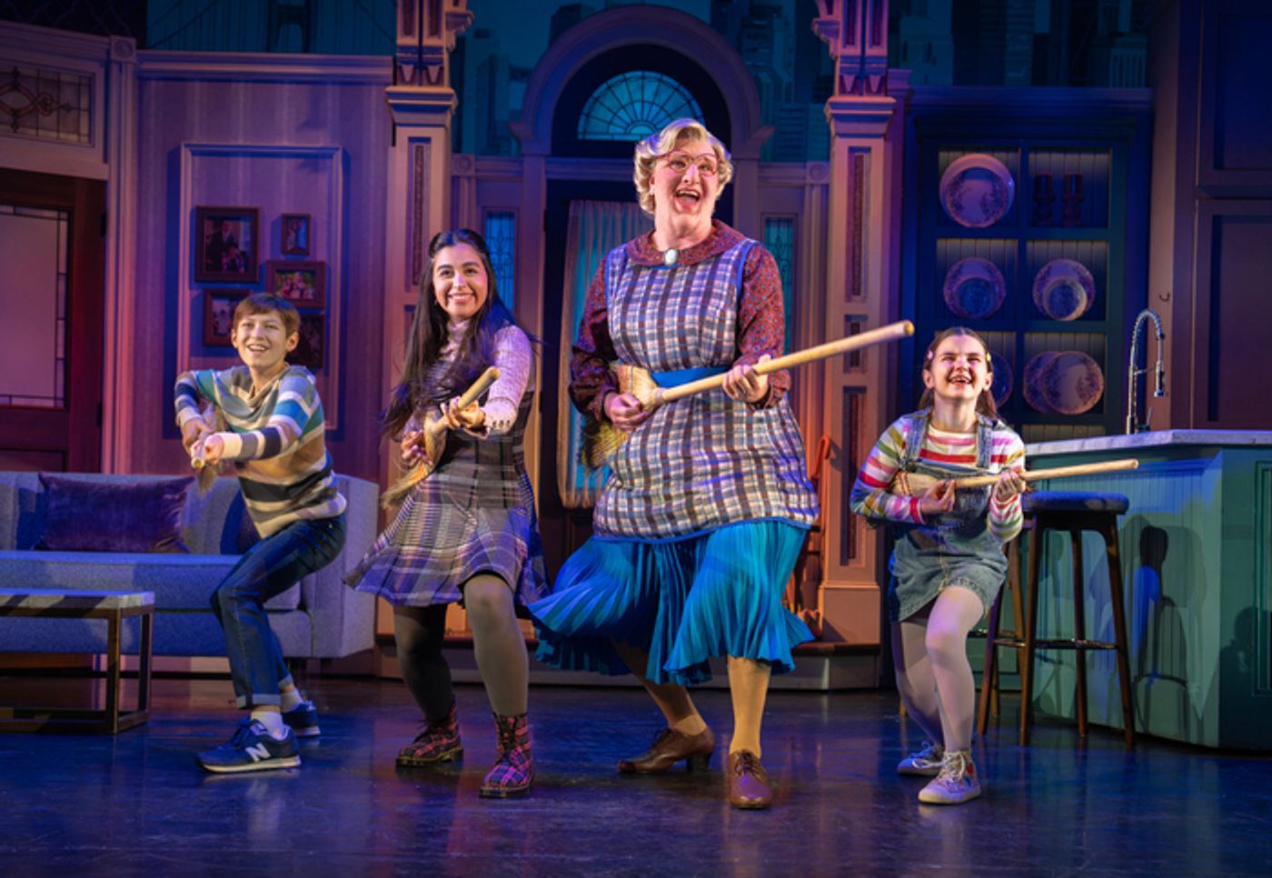 Photos: MRS DOUBTFIRE Second National Tour is Now Underway  Image