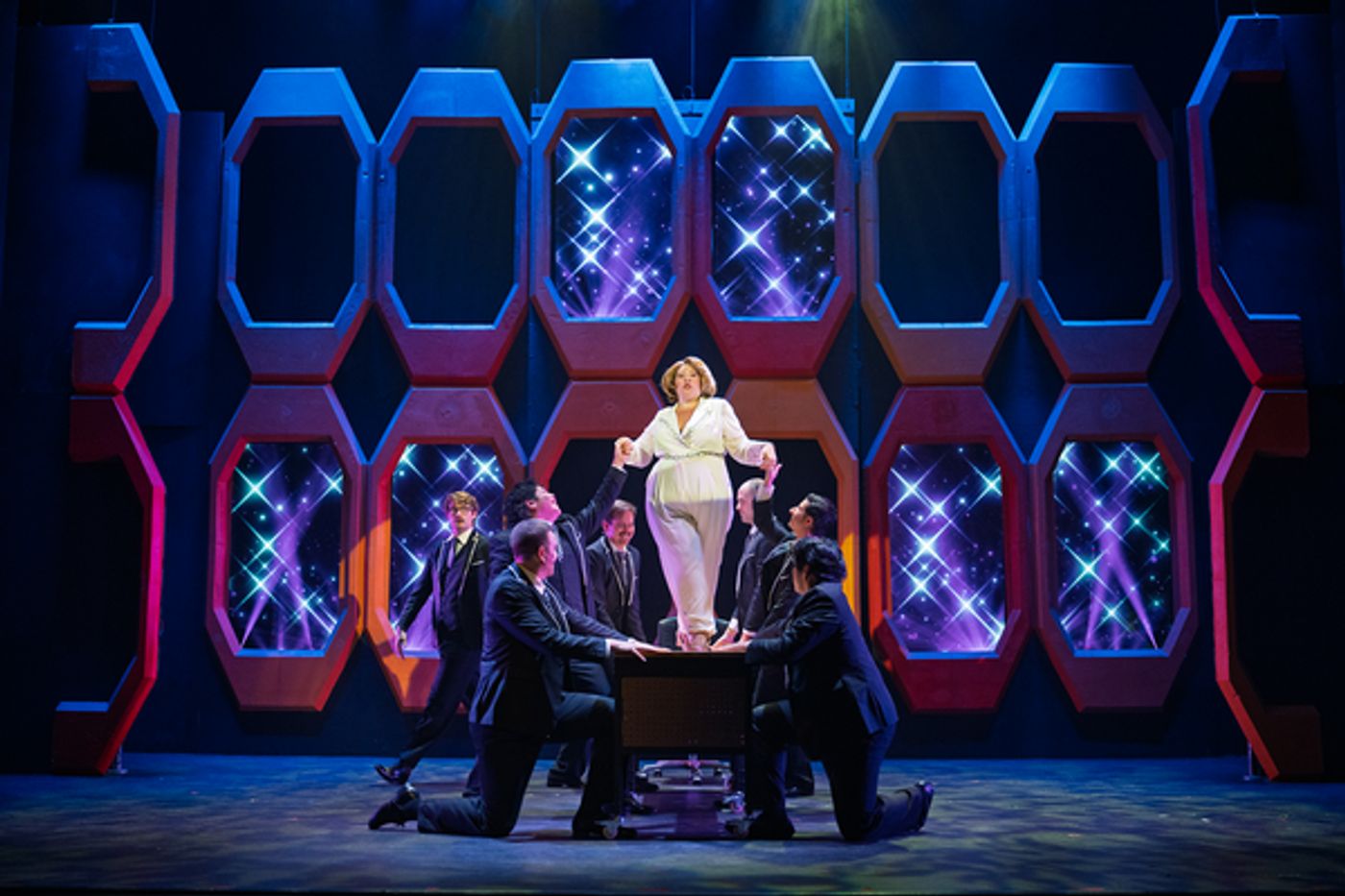 Photos: First Look at Ray of Light Theatre’s 9 TO 5: THE MUSICAL at the Victoria Theatre  Image