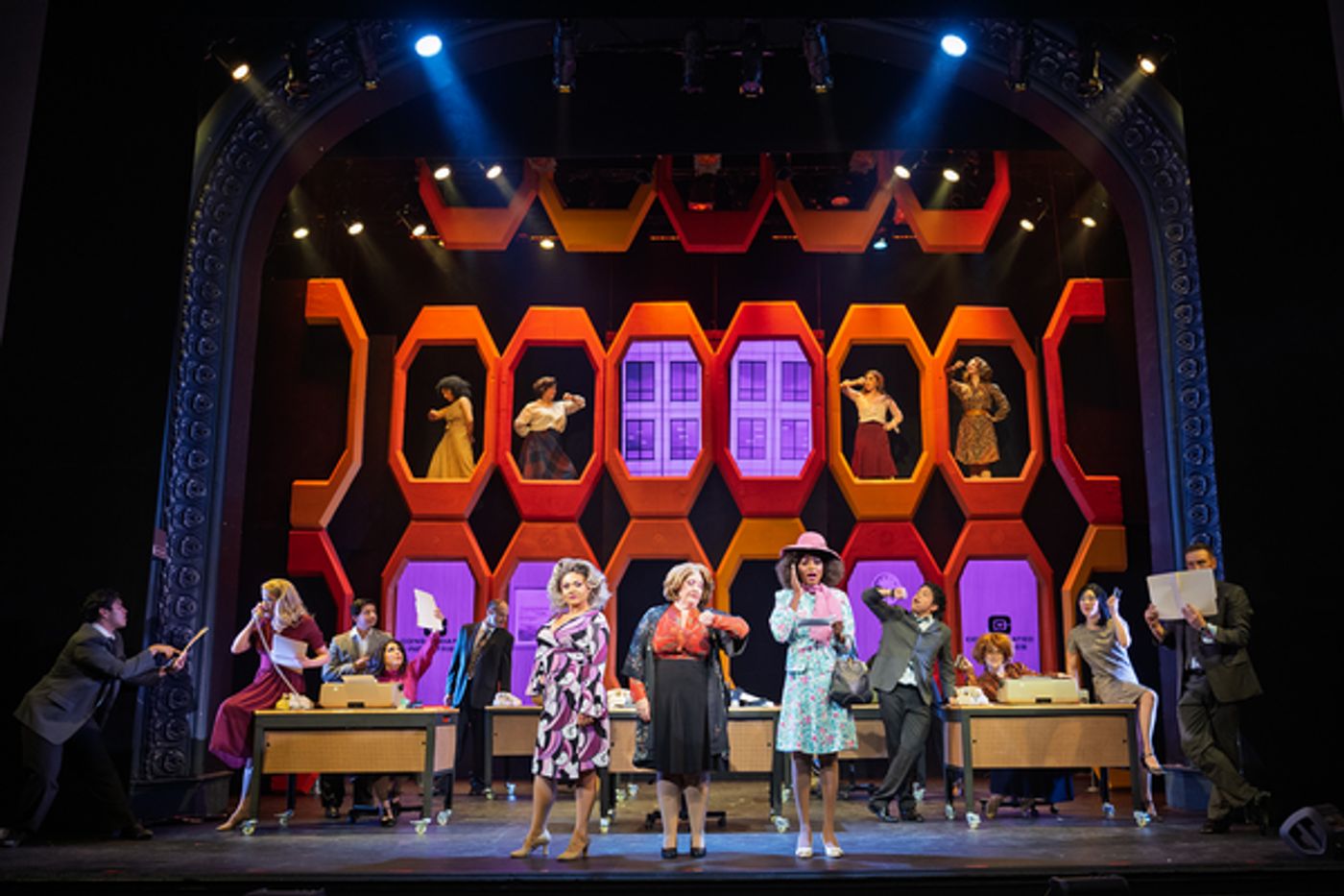 Photos: First Look at Ray of Light Theatre’s 9 TO 5: THE MUSICAL at the Victoria Theatre  Image