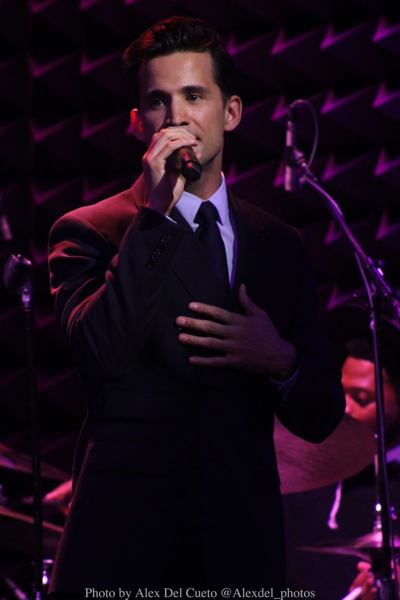 Review: Dez Duron Brings Songs of Love at Joe's Pub Image