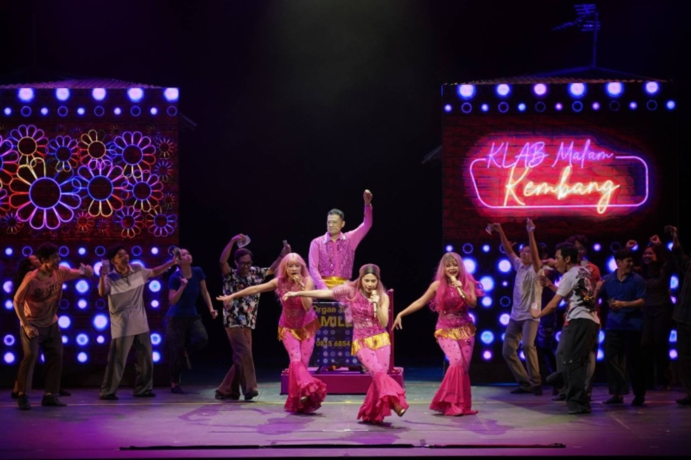 Review: EKI's PEREMPUAN PUNYA CERITA is Dazzling, Perplexing Review: EKI's PEREMPUAN PUNYA CERITA is Dazzling, Perplexing Image