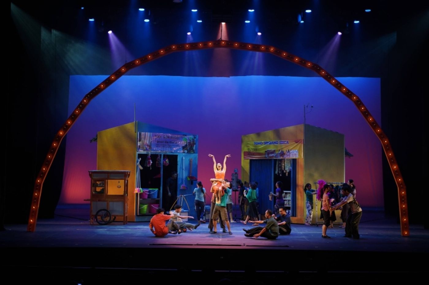 Review: EKI's PEREMPUAN PUNYA CERITA is Dazzling, Perplexing Review: EKI's PEREMPUAN PUNYA CERITA is Dazzling, Perplexing Image