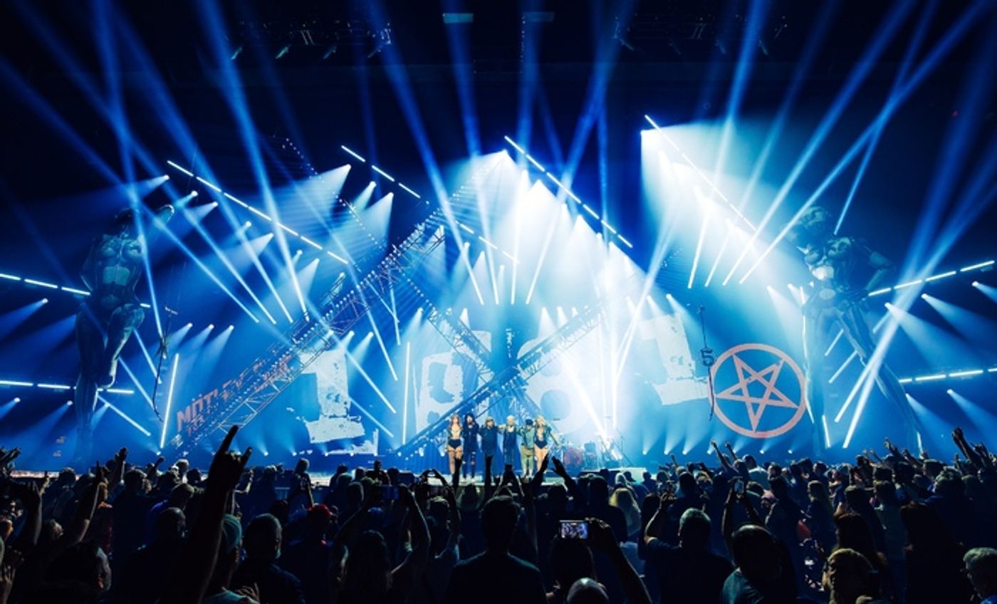 Photos: Mötley Crüe Kicks Off Residency at Las Vegas Strip Photos: Mötley Crüe Kicks Off Residency at Las Vegas Strip Image