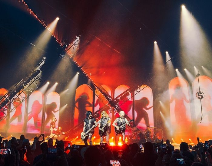 Photos: Mötley Crüe Kicks Off Residency at Las Vegas Strip Photos: Mötley Crüe Kicks Off Residency at Las Vegas Strip Image