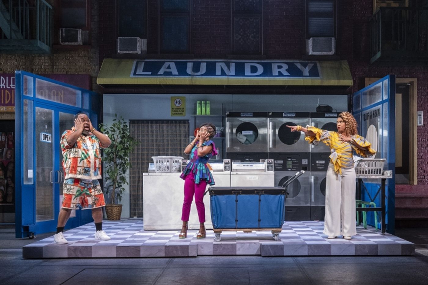 Review: MERRY WIVES at Harman Hall  Image