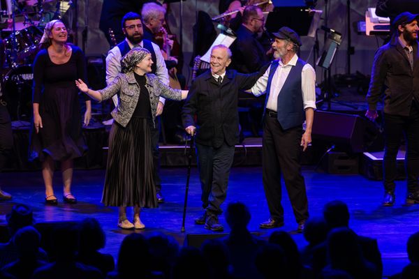 Ratchel Zatcoff and Kirk Geritano, Jennifer Babiak, Director Joel Grey, and Steven Sk Photo