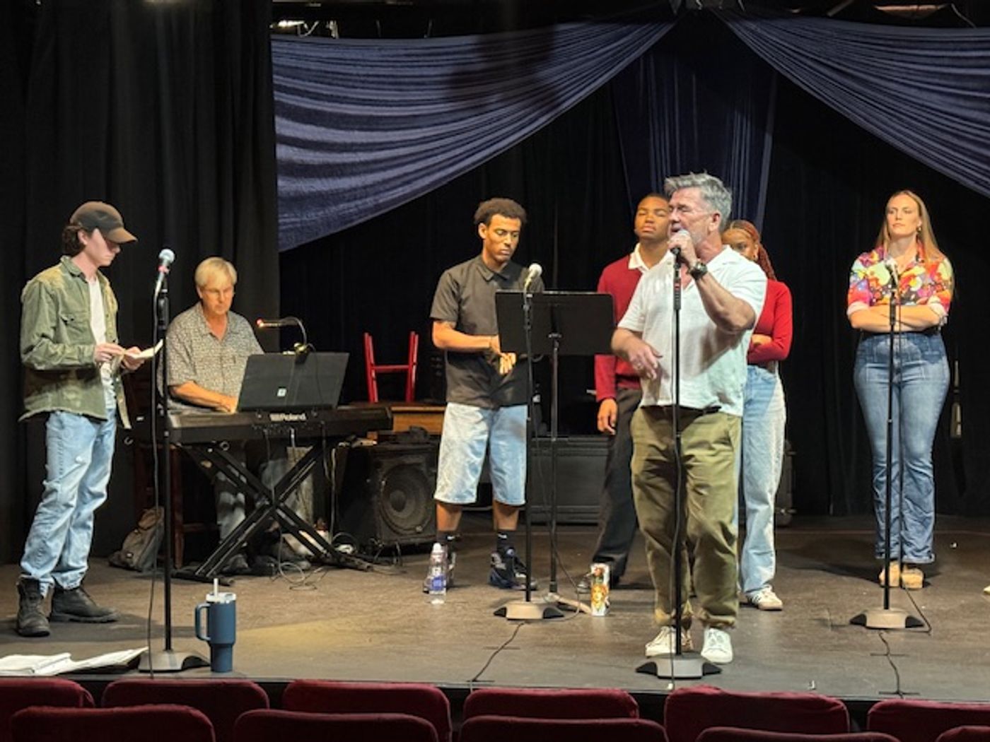 Interview: Victoria Lavan of THE AGE OF AQUARIUS ’67 TO ’72 at Theatre West  Image