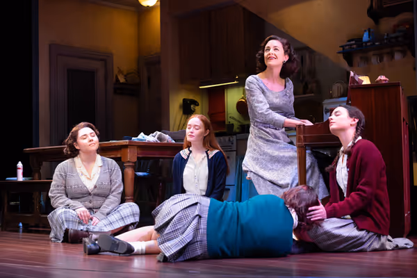 Meghan Carey, Kate Fitzgerald, Allison Jean White, Chloé Kolbenhyer, Nicole Mulready Photo