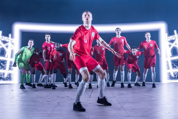 Tom Lane and the Cast of DEAR ENGLAND Photo