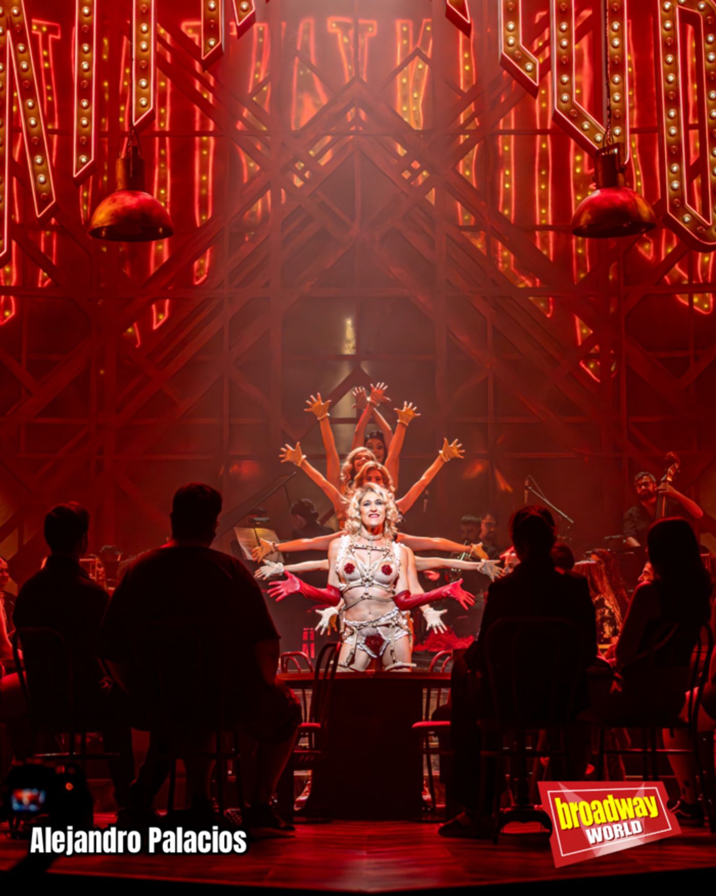 PHOTOS: La producción inmersiva de CABARET se presenta en Madrid  Image