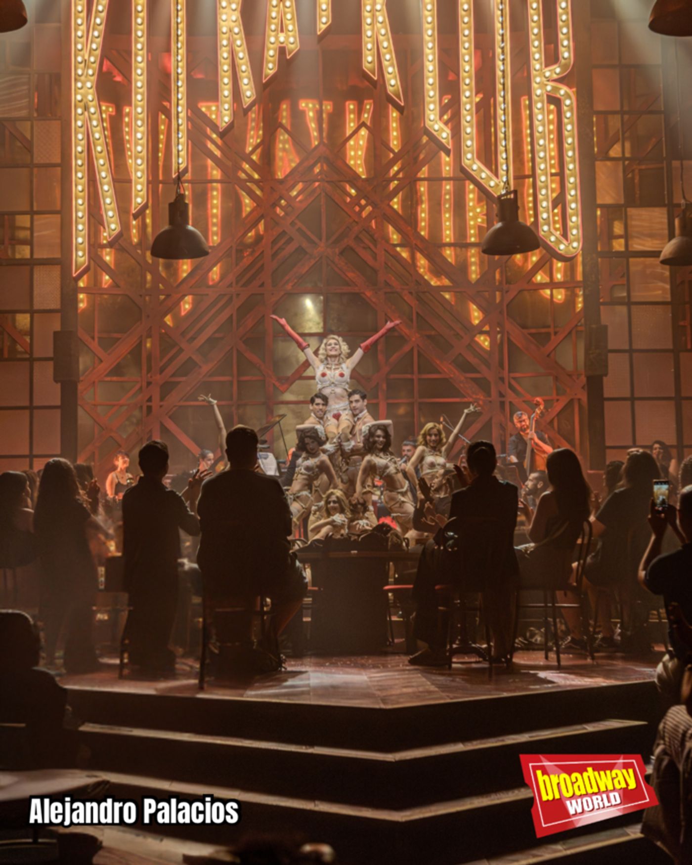 PHOTOS: La producción inmersiva de CABARET se presenta en Madrid  Image