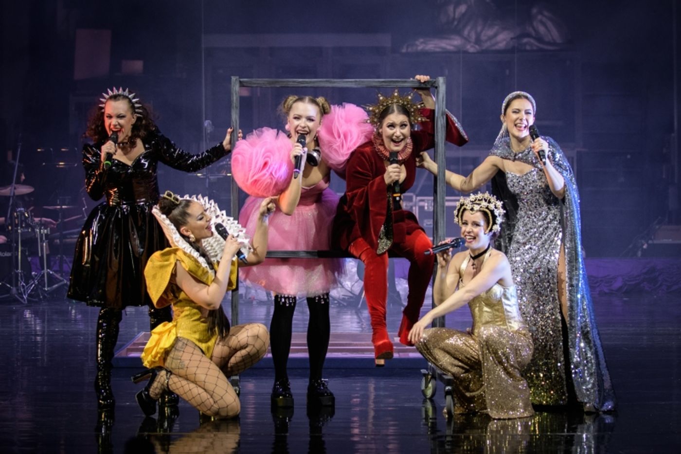 SIX královen dorazilo z Plzně do Prahy  Image