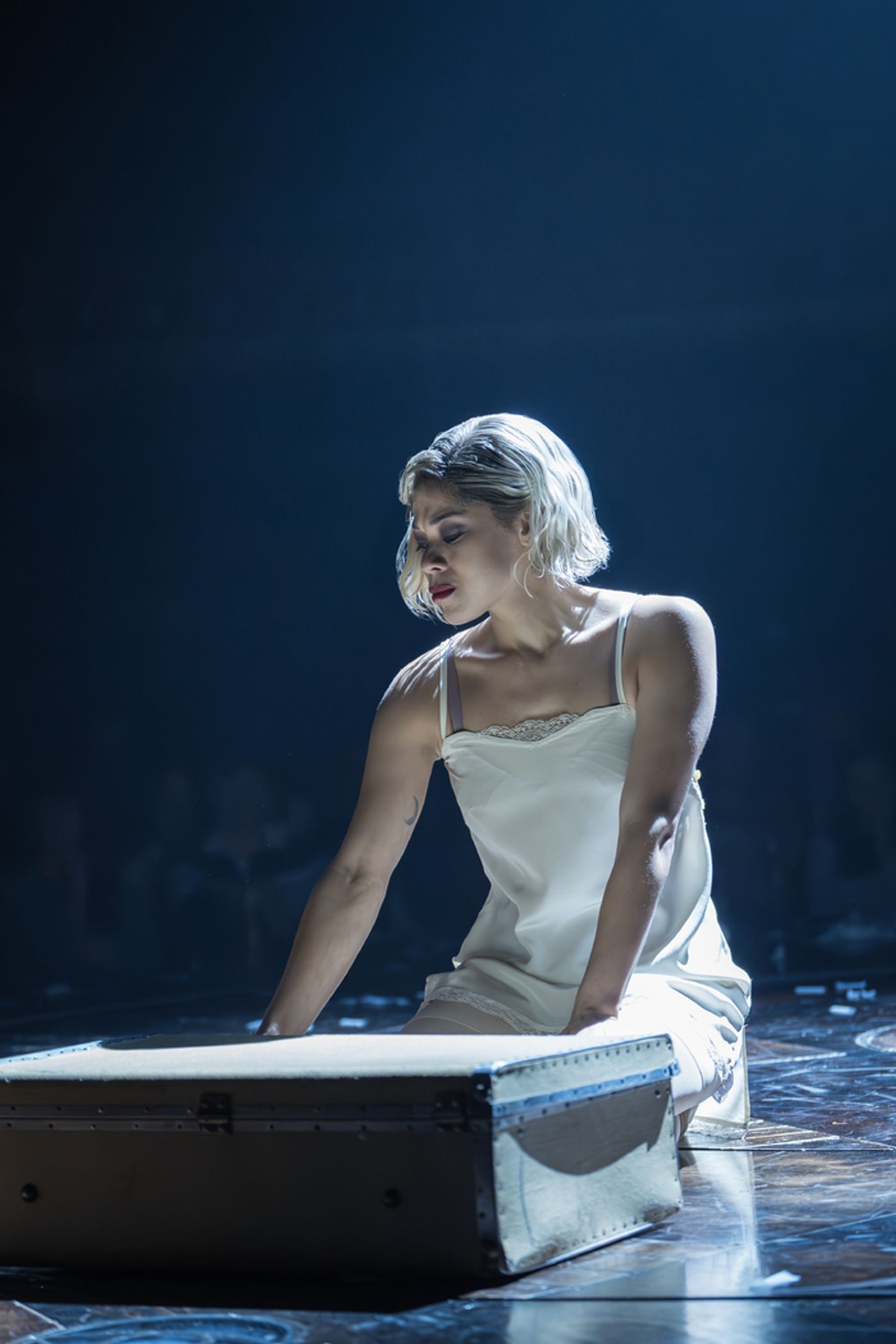 Photos: Reeve Carney, Eva Noblezada, and Ruthie Henshall Join CABARET in London  Image