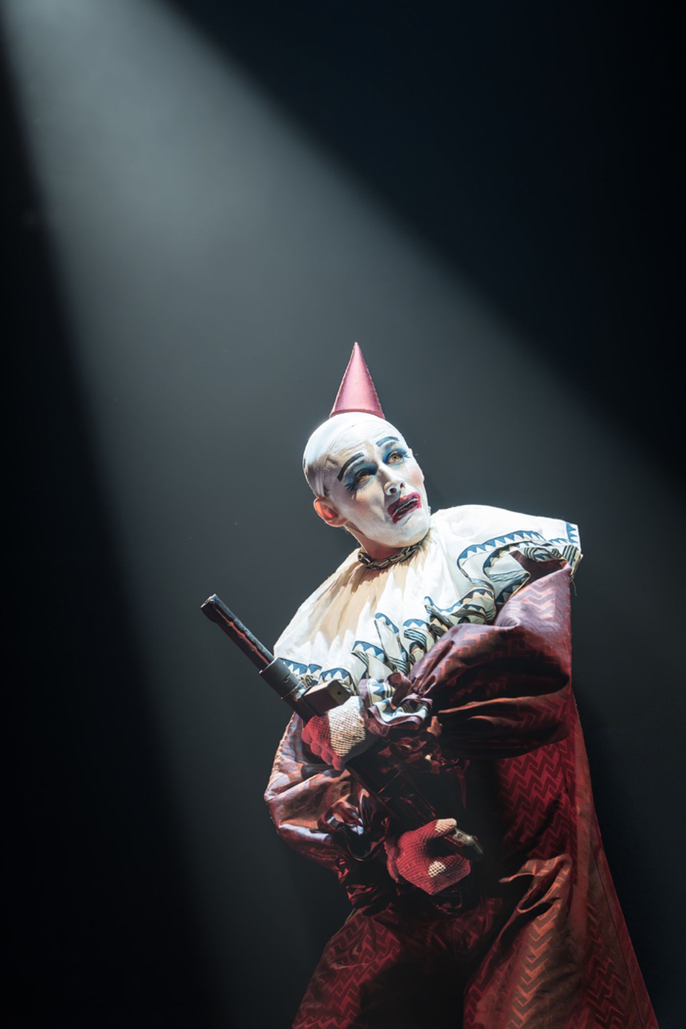 Photos: Reeve Carney, Eva Noblezada, and Ruthie Henshall Join CABARET in London  Image