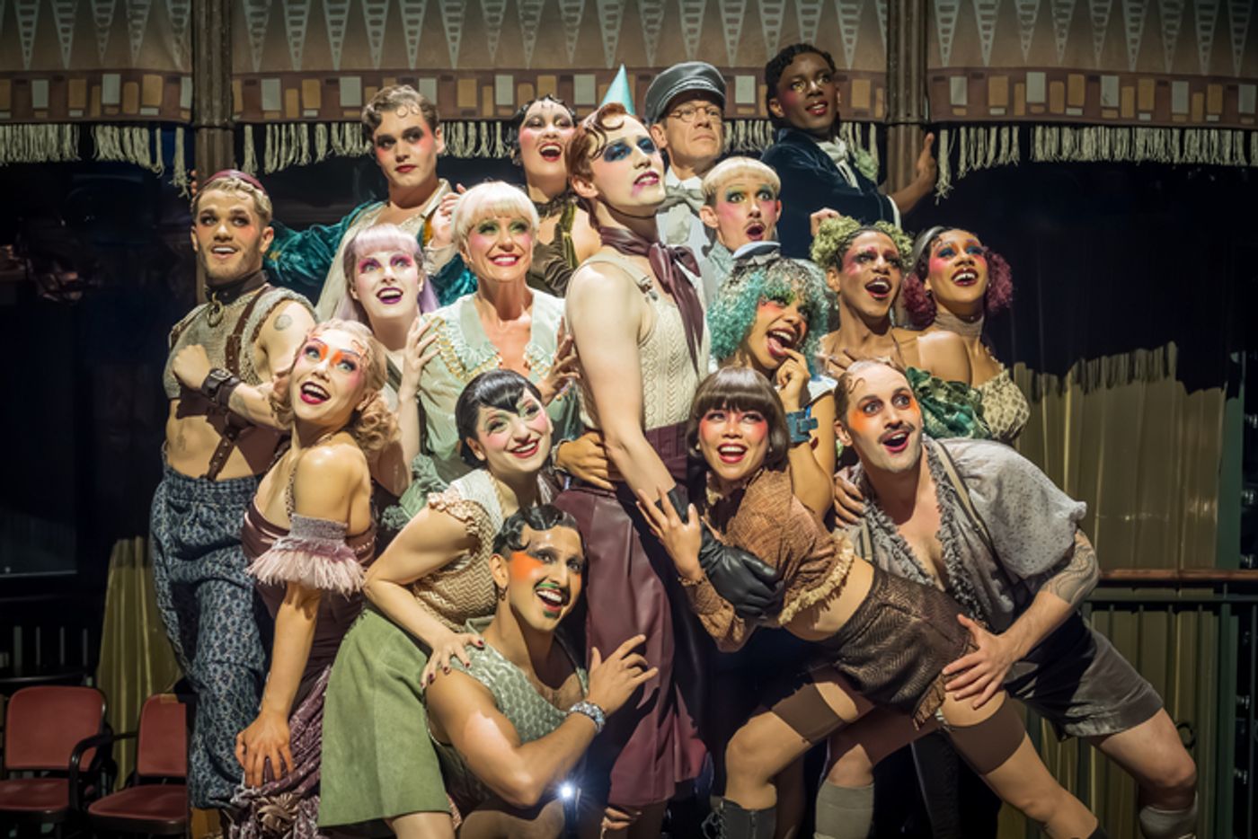 Photos: Reeve Carney, Eva Noblezada, and Ruthie Henshall Join CABARET in London  Image