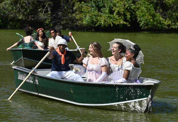 Photos: Phillipa Soo and Steven Pasquale Attend Romance-Themed Audible Event  Image
