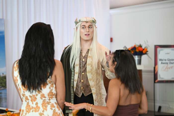 Photos: Phillipa Soo and Steven Pasquale Attend Romance-Themed Audible Event  Image