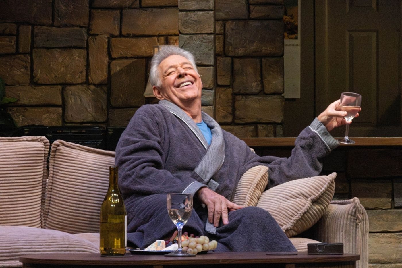 Review: ALONE TOGETHER at New Theatre Restaurant  Image