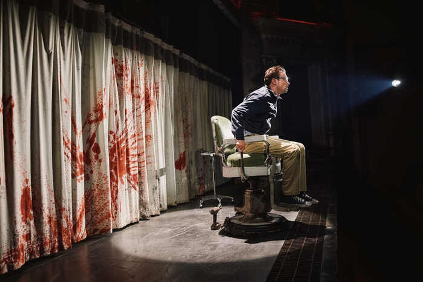 Photos: Madeline Brewer and Thomas Doherty in LITTLE SHOP OF HORRORS  Image