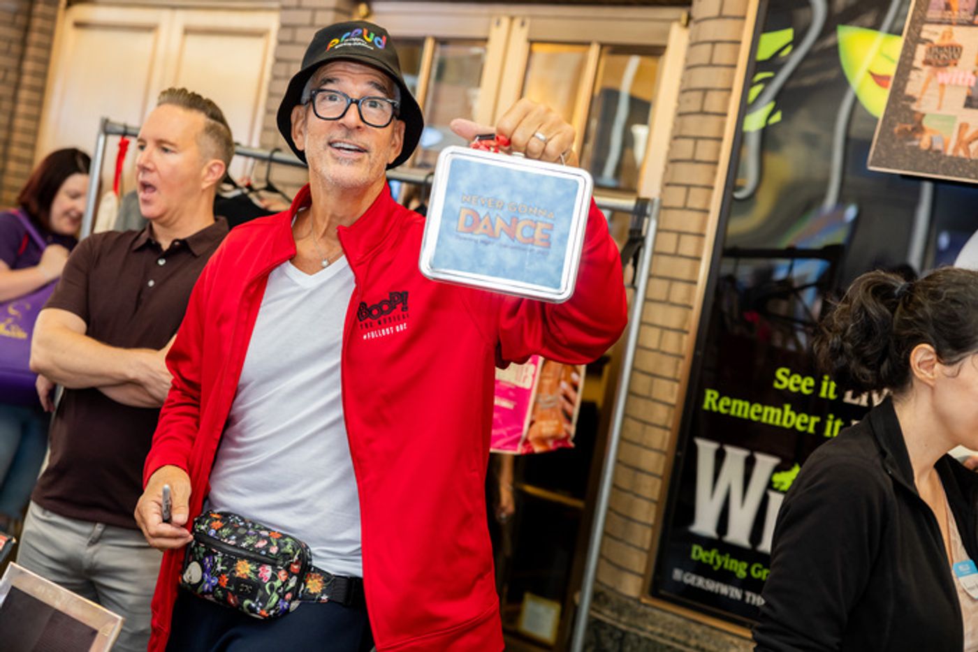 Photos: Broadway Flea Market & Grand Auction Raises Record $1,633,803  Image