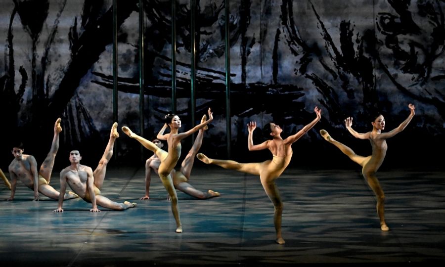 Review: Suzhou Ballet Theatre Presents THE LOVE BRIDGE / A BALLET COLLECTION at Teatro Arcimboldi Milano Image